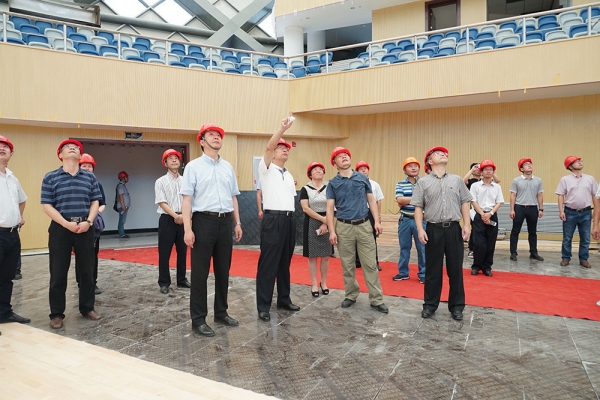 市委書記史濟(jì)錫、市長朱晨調(diào)研中立公司承建的民生項目工程